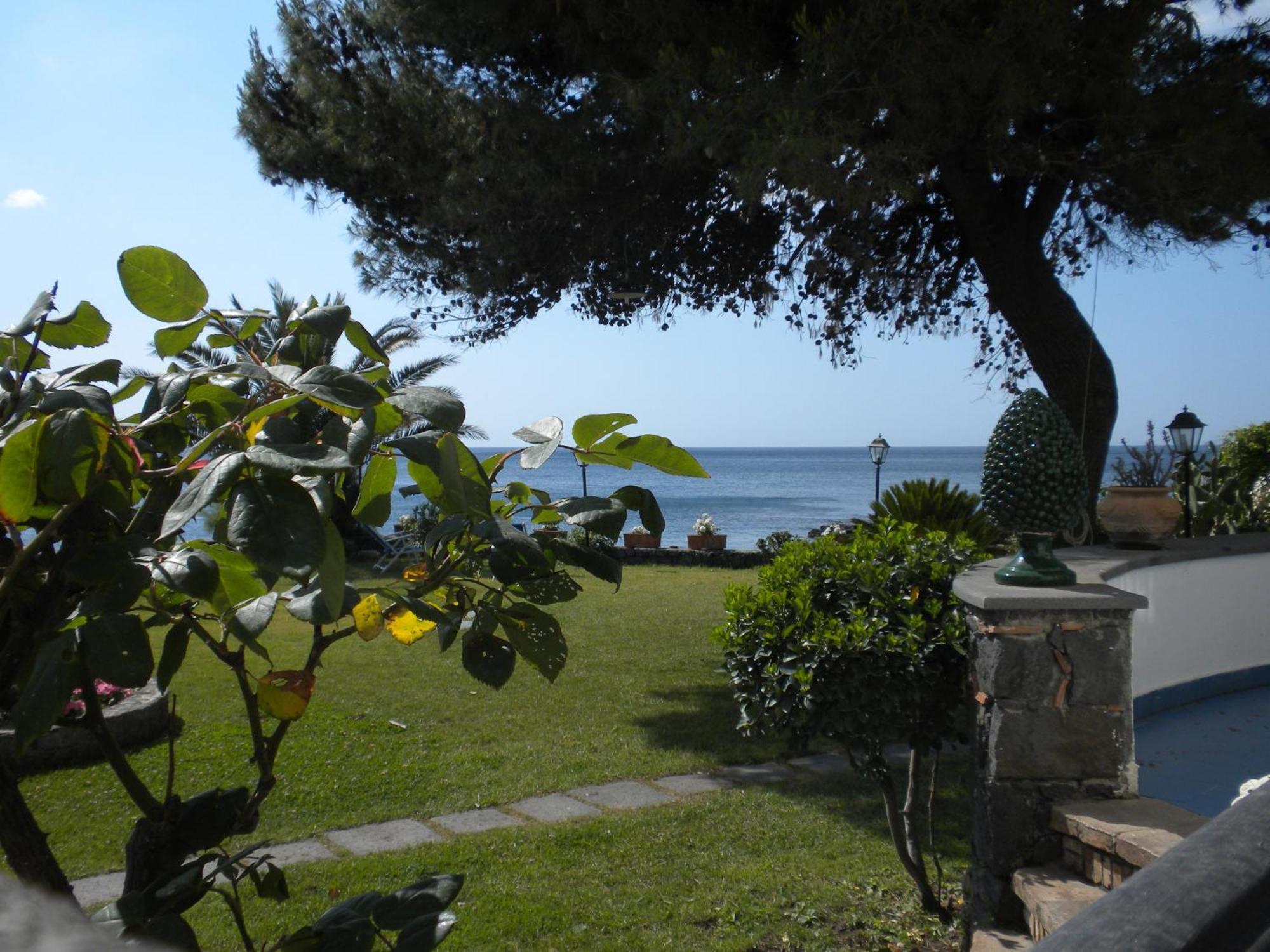 Arathena Rocks Hotel Giardini-Naxos Exterior foto