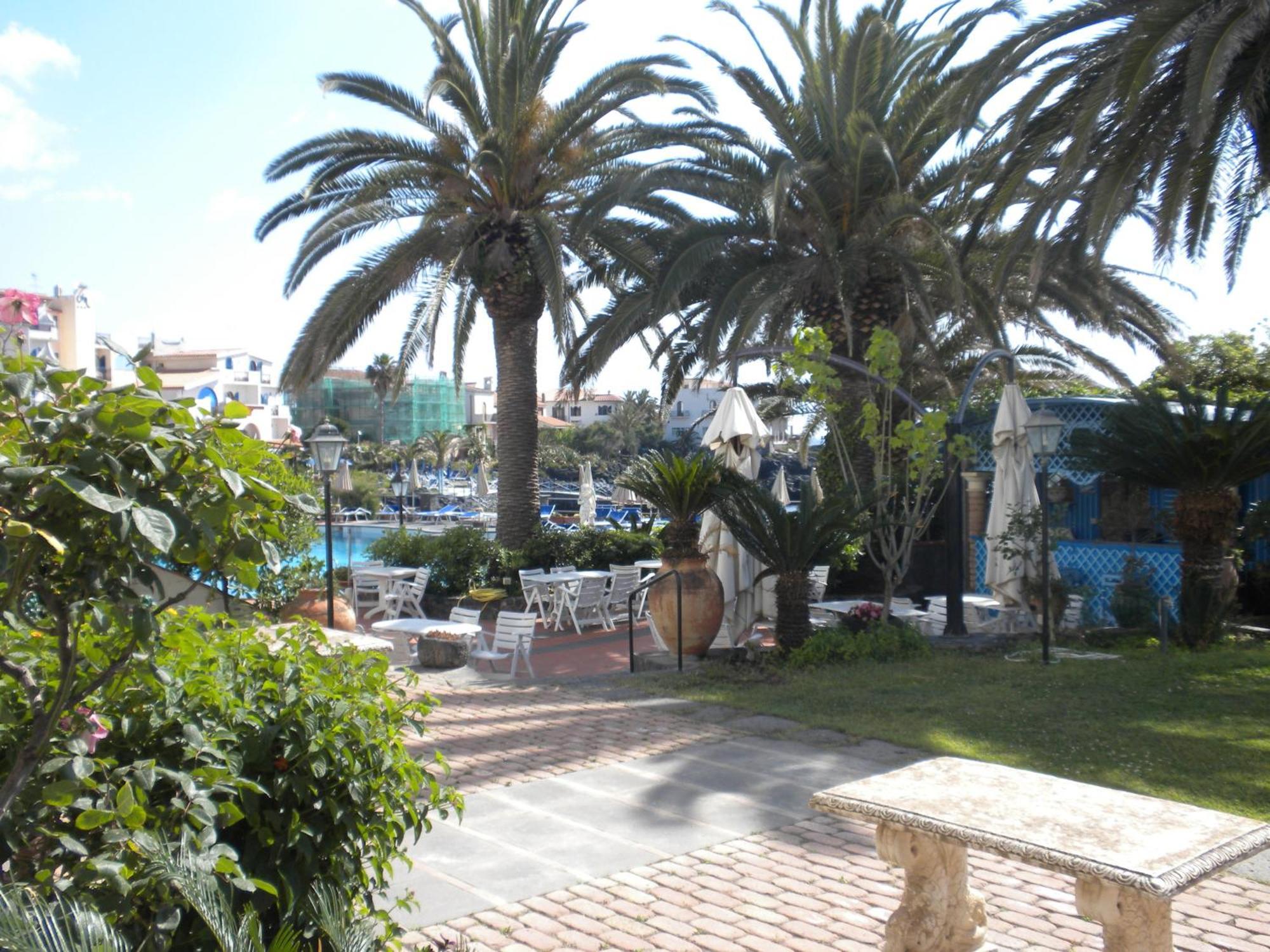 Arathena Rocks Hotel Giardini-Naxos Exterior foto