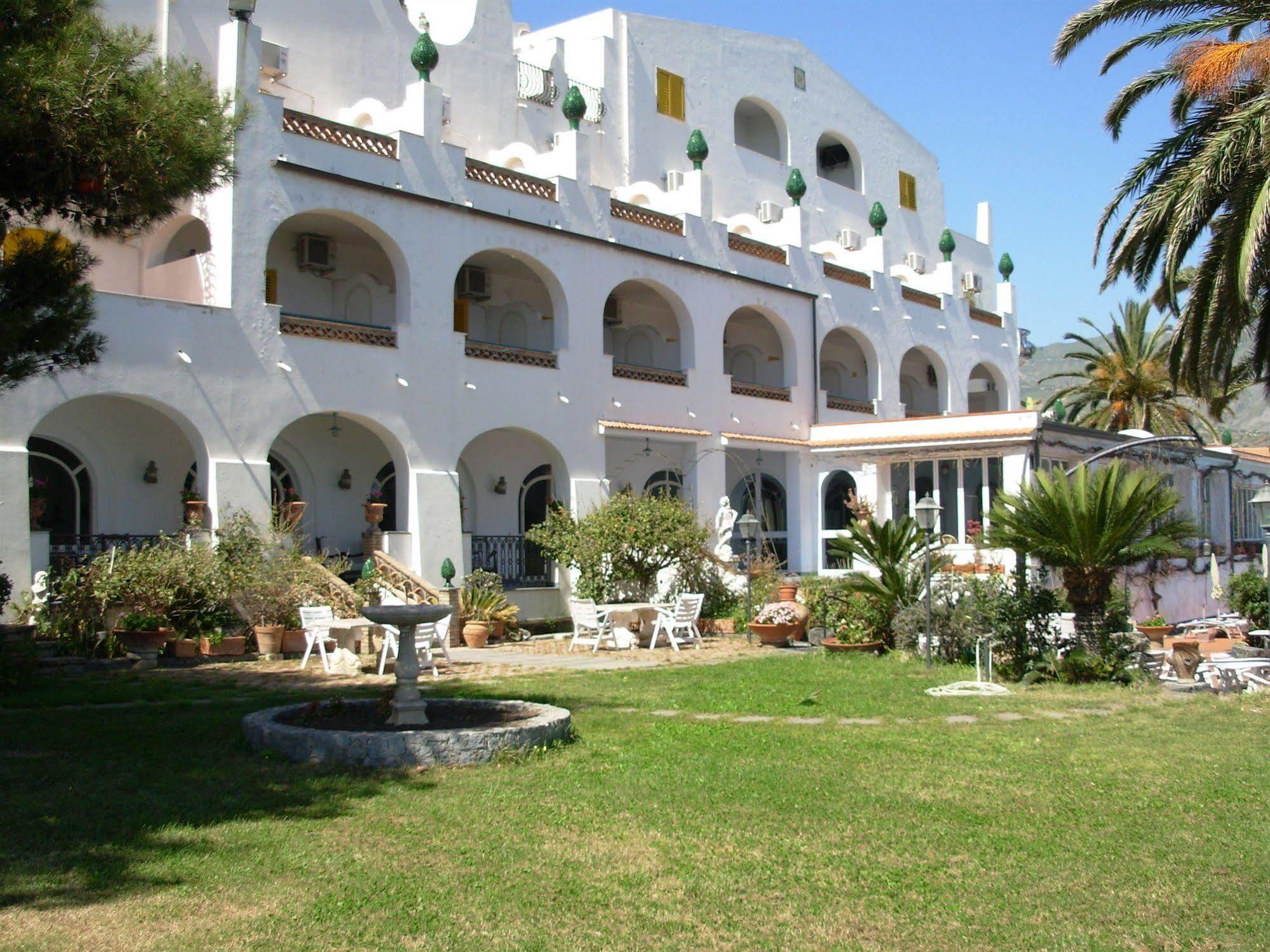 Arathena Rocks Hotel Giardini-Naxos Exterior foto